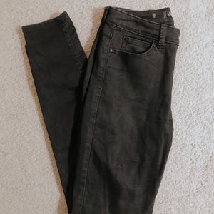 JENNIFER LOPEZ BLACK SKINNY JEANS